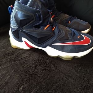 LeBron 13 USA Edition